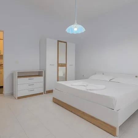 Affittacamere Studio-apartments, With Kitchen